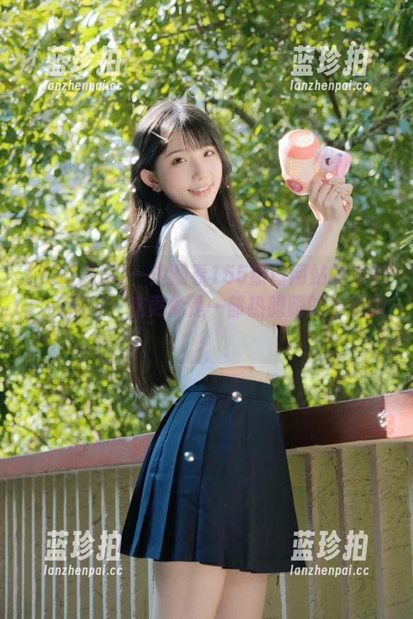 155热门 一边翻看155热门网站的黑料,一边想:这更像是一部热腾腾的连续剧!