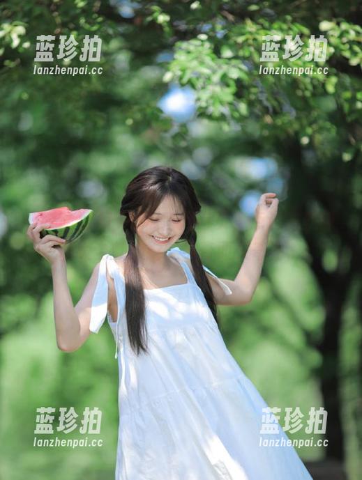 17吃瓜官网首页，点进去就像解锁全新技能，神奇而又奇特。