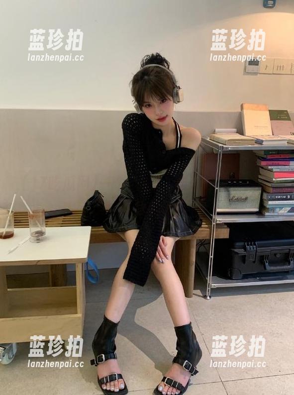 17吃瓜网 一个人在17吃瓜网上,网址是我孤独的陪伴。