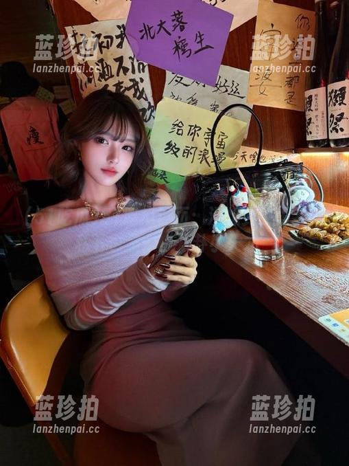 51吃瓜 51吃瓜首页:没想到英语老师私下也是个‘八卦小天才’