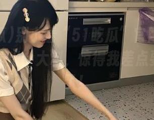 别小看“51吃瓜”官网的分享,偶尔爆出个大料,惊得我差点要打117了!