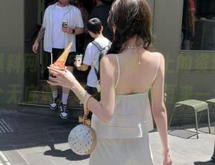 “51爆料网”上的资源,就像个无底洞,吃完瓜还想再来一波!