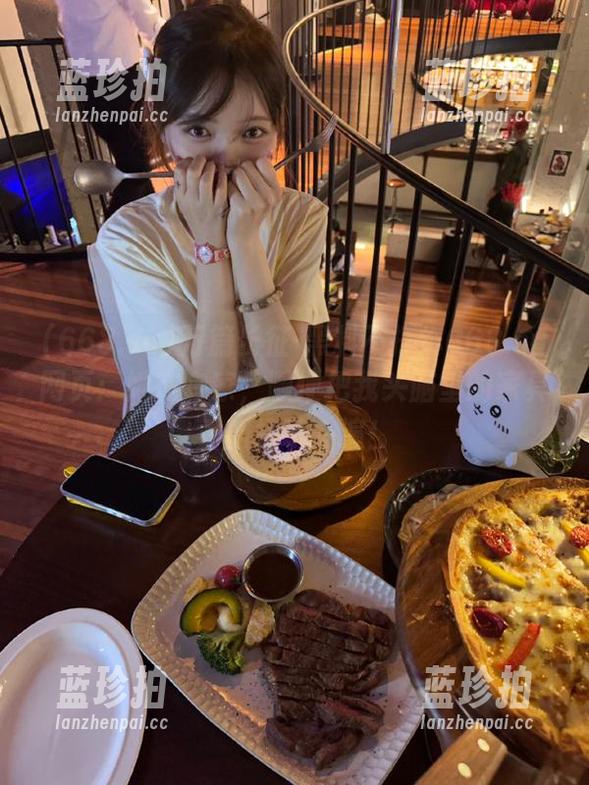 668.su 万篇长征-黑料不打烊668.su网页:她在宜家,顺便把我头脑里的家具重新摆了一遍!