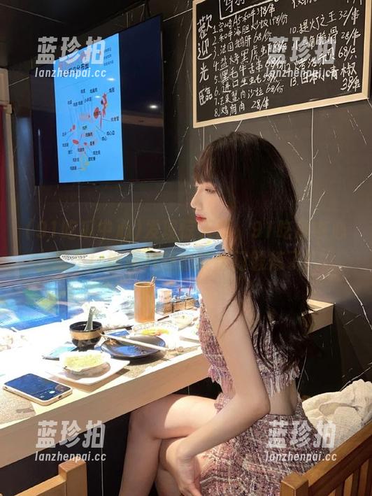 91吃瓜中心 发现惊天瓜,91吃瓜中心发布!追逐八卦也能出门锻炼了!