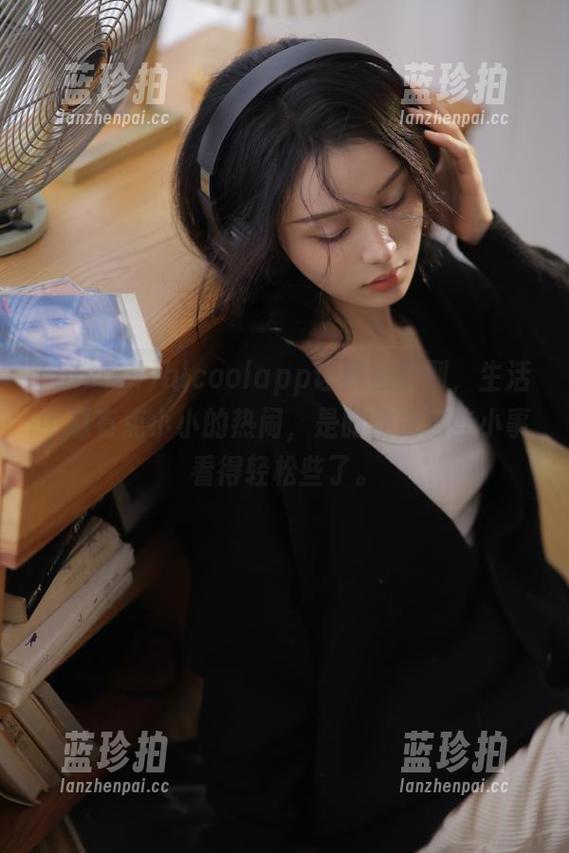 hlcool hlcoolapp让我意识到,生活中总有点小小的热闹,是时候把这些小事看得轻松些了。