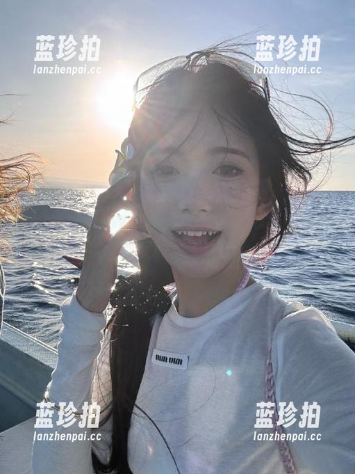 在hlw上点开免费瓜，心里的小剧场都被打开了大门！