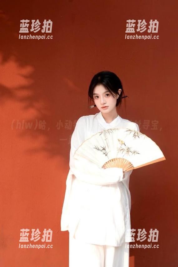 hlw 哈,小动物们也在hlw地址寻宝,一起跟我去吧!