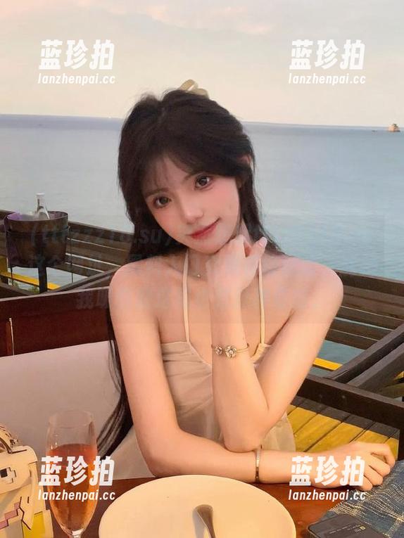 突然想起tttzzz18.su这个网址，黑料入口究竟在隐藏啥，能把我吸引到这里也是挺神奇的。
