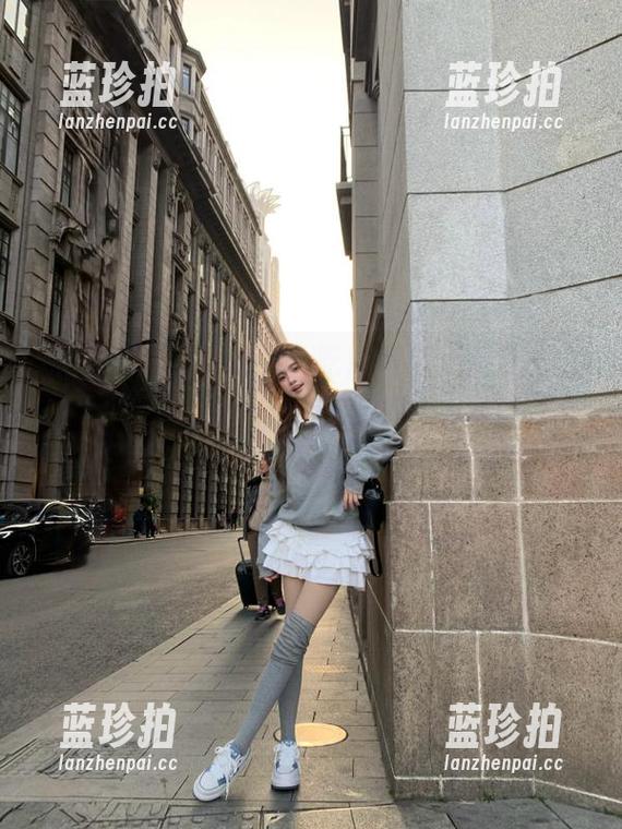 五一吃瓜网 这五一吃瓜网苹果版官网入口,难得找到了一点信息,惊喜夹杂着无奈。