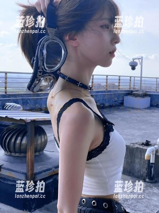 五一黑料 分享五一黑料,竟让我一时间产生了某种奇怪的连结,嘴角忍不住咧开。