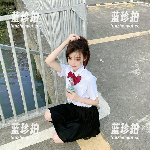 吃瓜网 吃瓜网的网页,早晨的朝阳下一片慵懒。