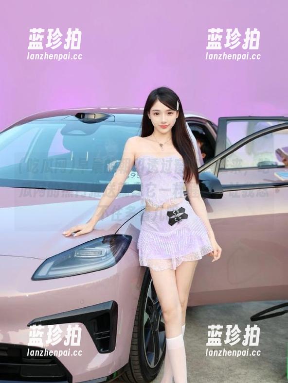 吃瓜网 早晨的朝阳透过窗帘照进来,吃瓜网的热门推送就像它一样醒目,让我忍不住多看几眼。