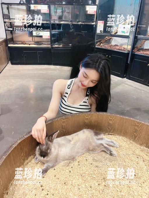 我要吃瓜网 ‘我要吃瓜网’的官网,今天需要重新定义一下‘吃瓜’的姿态呢!