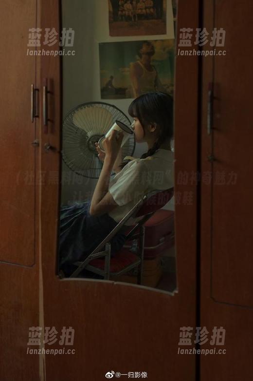 社区黑料网 “社区黑料网”的神奇魅力,让我想起小时候的破鞋