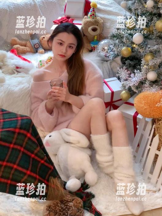 黑料不打烊 黑料不打烊tttzzz网站的入口真不简单,很多人都在外面张望哦!