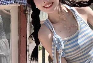 当万篇长征黑料正能量首页铺天盖地，我只能凌乱地划拉手机屏幕…