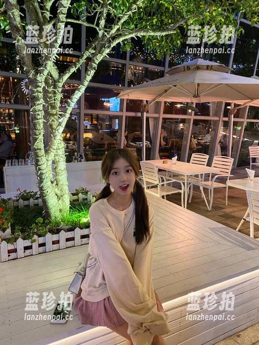 黑料社 在线下载黑料社?心里默念“别让我失望”,心里又希望能碰上点啥!