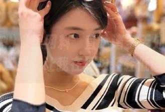“黑网料”直达诸多无处安放的迷惑，让我在耳边轻轻低语